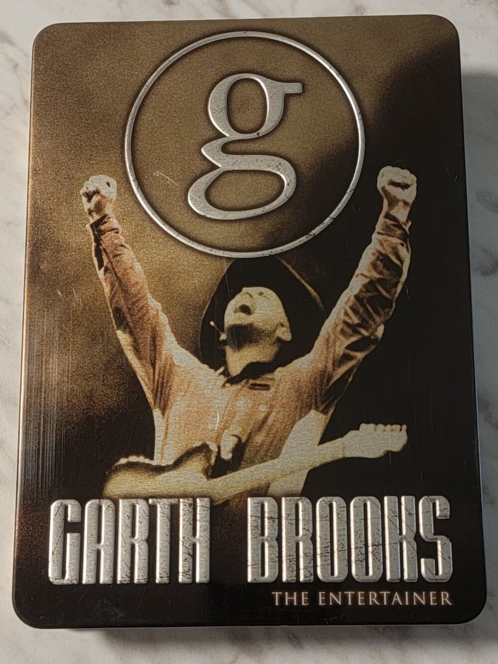 Garth Brooks The Entertainer 5 Disc DVD box set Limited Edition Collectors Tin.